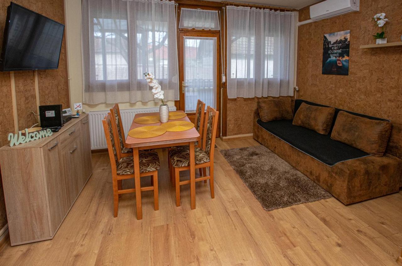 For You Apartman Gyula Exteriér fotografie