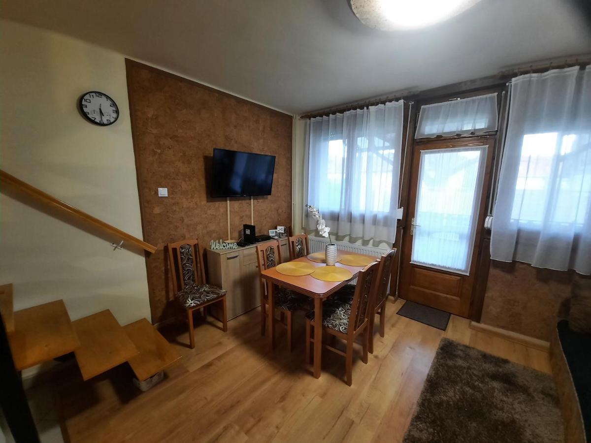 For You Apartman Gyula Exteriér fotografie